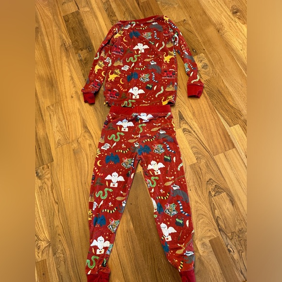 Little sleepies red Harry Potter pajamas. - Picture 1 of 3